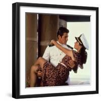 An Officer And A Gentleman, Richard Gere, Debra Winger, 1982-null-Framed Photo