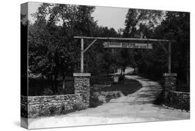 Andover, New Hampshire - View of the Ragged Mountain Fish and Game Club Entrance, c.1946-Lantern Press-Stretched Canvas