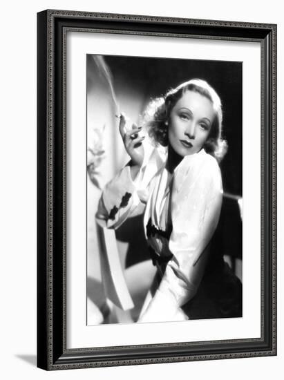 Ange Angel De Ernstlubitsch Avec Marlene Dietrich 1937-null-Framed Photo