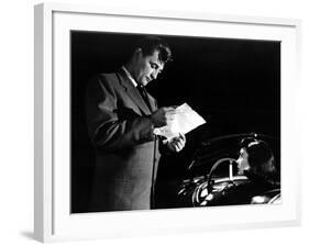 Angel Face, Robert Mitchum, Jean Simmons, 1952-null-Framed Photo