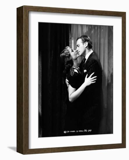 ANGELS OVER BROADWAY, 1940 directed by BEN HECHT AND LEE GARMES Rita Hayworth and Douglas Fairbanks-null-Framed Photo