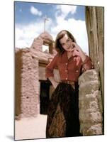 Angie Dickinson sur le tournage du film RIO BRAVO, 1959 film On the set, Angie Dickinson (photo)-null-Mounted Photo