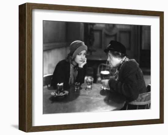 ANNA CHRISTIE, 1930 directed by CLARENCE BROWN Greta Garbo / Marie Dressler (b/w photo)-null-Framed Photo