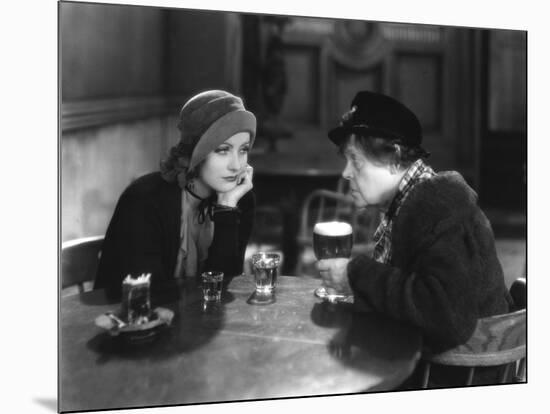 ANNA CHRISTIE, 1930 directed by CLARENCE BROWN Greta Garbo / Marie Dressler (b/w photo)-null-Mounted Photo