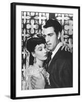 ANNA KARENINA, 1948 directed by JULIEN DUVIVIER Vivien Leigh and Kieron Moore (b/w photo)-null-Framed Photo