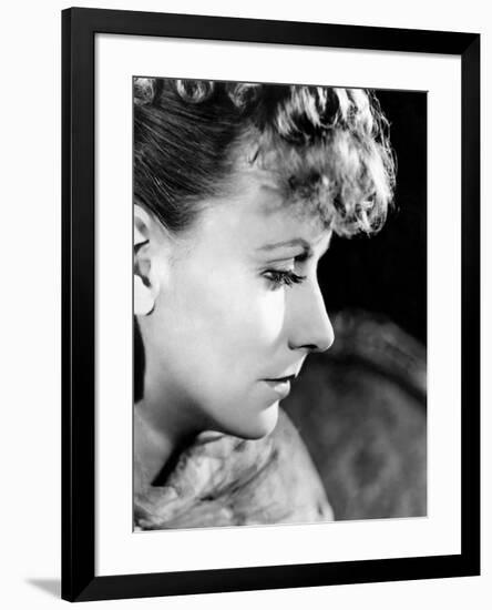 Anna Karenina by Clarence Brown, based on a novel by Leo Tolstoi, with Greta Garbo, 1935 (b/w photo-null-Framed Photo