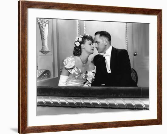 Anna Karenina by Clarence Brown, based on a novel by Leo Tolstoi, with Greta Garbo, Fredric March, -null-Framed Photo