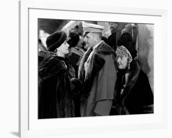 Anna Karenina by Clarence Brown, based on a novel by Leo Tolstoi, with Greta Garbo, Fredric March, -null-Framed Photo