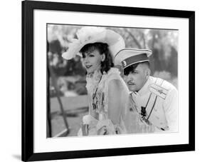 Anna Karenina by Clarence Brown, based on a novel by Leo Tolstoi, with Greta Garbo, Fredric March, -null-Framed Photo