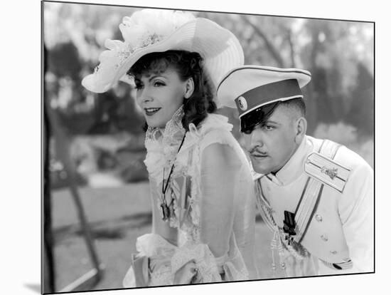 Anna Karenina by Clarence Brown, based on a novel by Leo Tolstoi, with Greta Garbo, Fredric March, -null-Mounted Photo