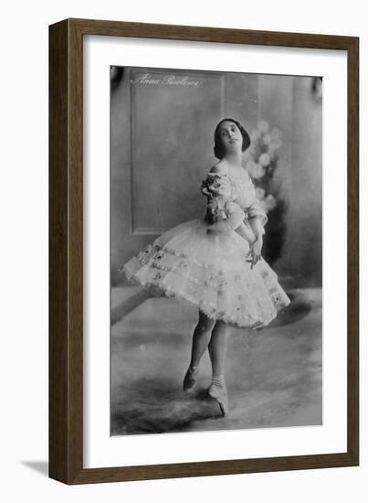 Anna Pavlova, Russian Ballerina, 1910S-null-Framed Giclee Print