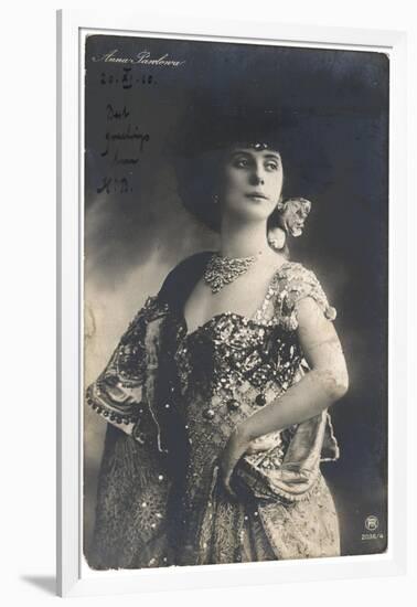 Anna Pavlova Russian Ballet Dancer in an Ornate Costume in 1910-null-Framed Photographic Print