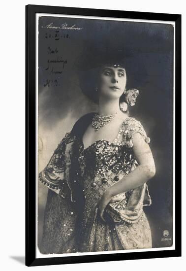 Anna Pavlova Russian Ballet Dancer in an Ornate Costume in 1910-null-Framed Photographic Print