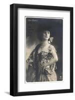 Anna Pavlova Russian Ballet Dancer in an Ornate Costume in 1910-null-Framed Photographic Print