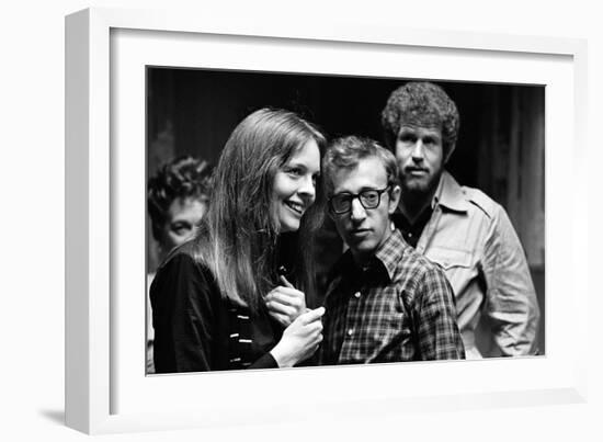 ANNIE HALL, 1977 directed by Woody Allen Diane Keaton, Woody Allen and Tony Roberts (b/w photo)-null-Framed Photo