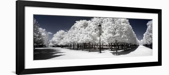 Another Look - Paris-Philippe Hugonnard-Framed Photographic Print