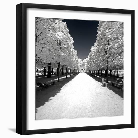 Another Look - Paris-Philippe Hugonnard-Framed Photographic Print