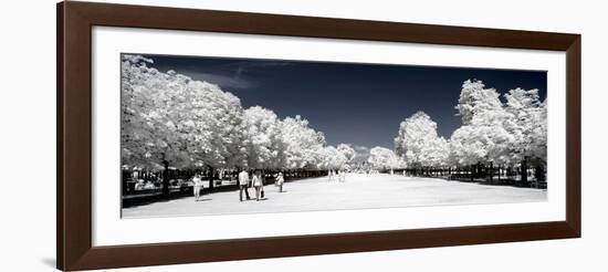 Another Look - Paris-Philippe Hugonnard-Framed Photographic Print