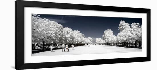 Another Look - Paris-Philippe Hugonnard-Framed Photographic Print