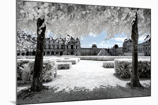 Another Look - Paris-Philippe Hugonnard-Mounted Photographic Print