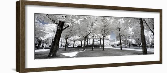 Another Look - Paris-Philippe Hugonnard-Framed Photographic Print