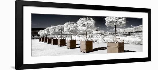 Another Look - Paris-Philippe Hugonnard-Framed Photographic Print