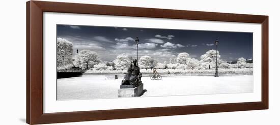 Another Look - Paris-Philippe Hugonnard-Framed Photographic Print