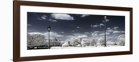 Another Look - Paris-Philippe Hugonnard-Framed Photographic Print