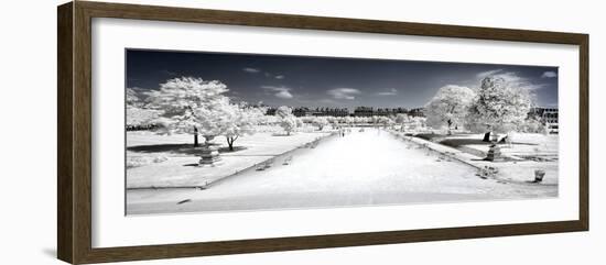 Another Look - Paris-Philippe Hugonnard-Framed Photographic Print