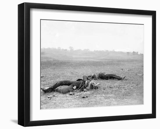 Antietam, MD, Dead Confederates Near Burnside Bridge, Civil War-Lantern Press-Framed Art Print