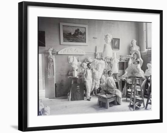 Antoine Bourdelle dans son atelier-Henri Manuel-Framed Giclee Print