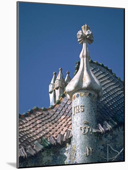 Antonio Gaudi's Cassa Batilo, Barcelona, Spain-David Barnes-Mounted Photographic Print