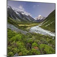 Aoraki, Hooker River, Mount Cook National Park, Canterbury, South Island, New Zealand-Rainer Mirau-Mounted Photographic Print