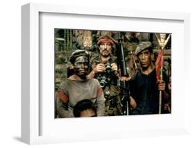 APOCALYPSE NOW, 1979 directed by FRANCIS FORD COPPOLA Dennis Hopper (photo)-null-Framed Photo