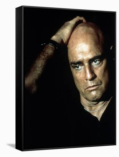 APOCALYPSE NOW, 1979 directed by FRANCIS FORD COPPOLA Marlon Brando (photo)-null-Framed Stretched Canvas