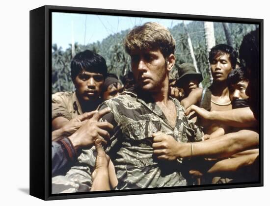 APOCALYPSE NOW, 1979 directed by FRANCIS FORD COPPOLA Martin Sheen (photo)-null-Framed Stretched Canvas