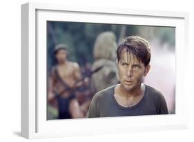 APOCALYPSE NOW, 1979 directed by FRANCIS FORD COPPOLA Martin Sheen (photo)-null-Framed Photo