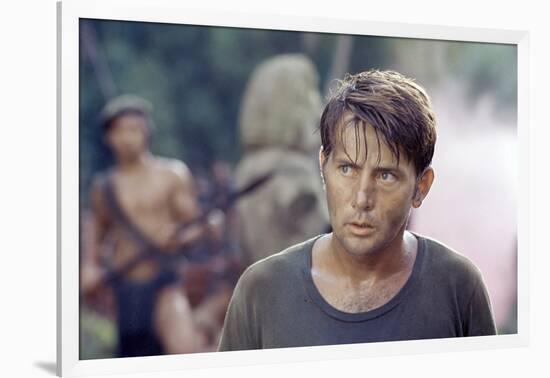 APOCALYPSE NOW, 1979 directed by FRANCIS FORD COPPOLA Martin Sheen (photo)-null-Framed Photo