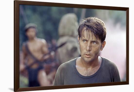 APOCALYPSE NOW, 1979 directed by FRANCIS FORD COPPOLA Martin Sheen (photo)-null-Framed Photo