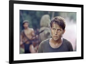 APOCALYPSE NOW, 1979 directed by FRANCIS FORD COPPOLA Martin Sheen (photo)-null-Framed Photo