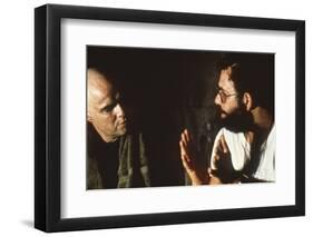 APOCALYPSE NOW, 1979 directed by FRANCIS FORD COPPOLA On the set, Francis Ford Coppola directs Marl-null-Framed Photo