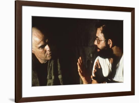 APOCALYPSE NOW, 1979 directed by FRANCIS FORD COPPOLA On the set, Francis Ford Coppola directs Marl-null-Framed Photo
