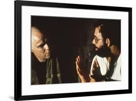 APOCALYPSE NOW, 1979 directed by FRANCIS FORD COPPOLA On the set, Francis Ford Coppola directs Marl-null-Framed Photo