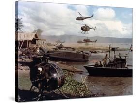 APOCALYPSE NOW, 1979 directed by FRANCIS FORD COPPOLA (photo)-null-Stretched Canvas