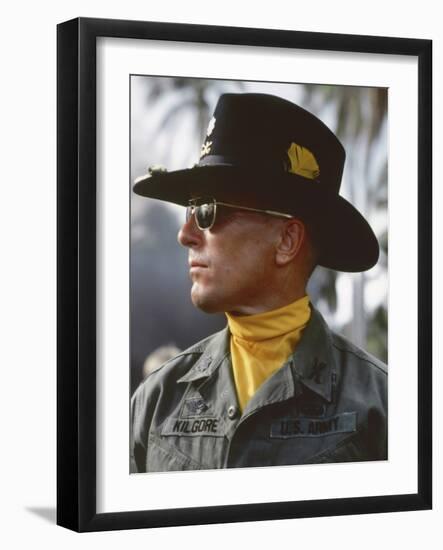 APOCALYPSE NOW, 1979 directed by FRANCIS FORD COPPOLA Robert Duvall (photo)-null-Framed Photo