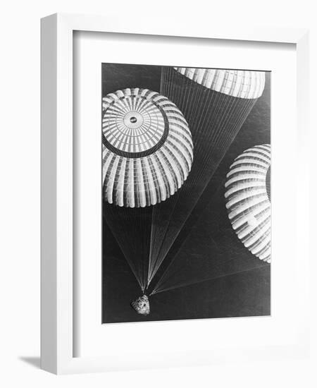 Apollo 17 Parachuting into Pacific-Bob Flora-Framed Photographic Print