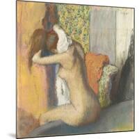 Aprés le bain, femme s'essuyant la nuque-Edgar Degas-Mounted Giclee Print