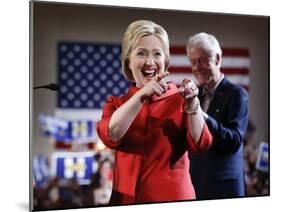 APTOPIX DEM 2016 Clinton-John Locher-Mounted Photographic Print