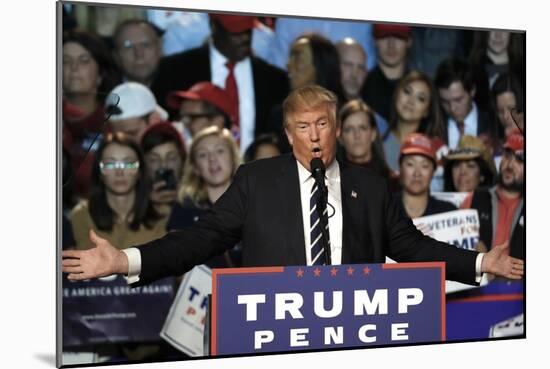 APTOPIX Election 2016 Trump-Paul Sancya-Mounted Photographic Print