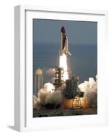 APTOPIX Space Shuttle-Chris O'Meara-Framed Photographic Print